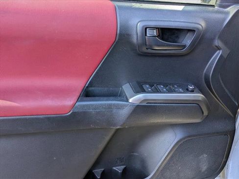 Used 2018 Toyota Tacoma SR5 image 14