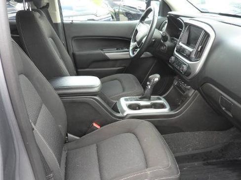 Used 2022 Chevrolet Colorado LT w/ LT Convenience Package image 18