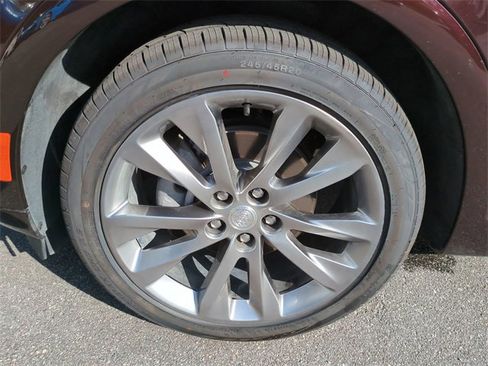 Used 2021 Buick Envision Avenir w/ Technology Package II image 10