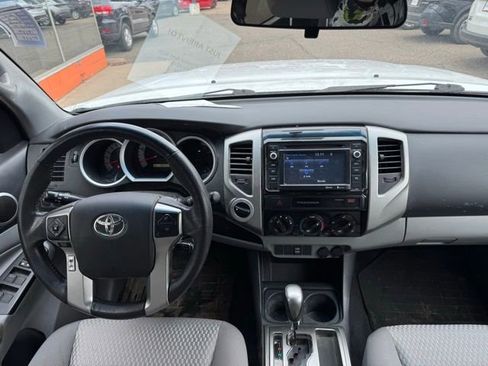 Used 2015 Toyota Tacoma 4x4 Double Cab w/ SR5 Package image 17