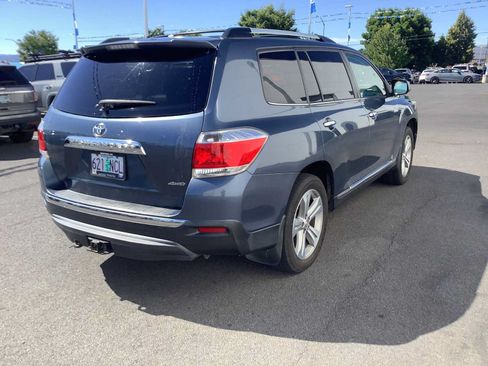 Used 2013 Toyota Highlander Limited AWD/4WD image 6