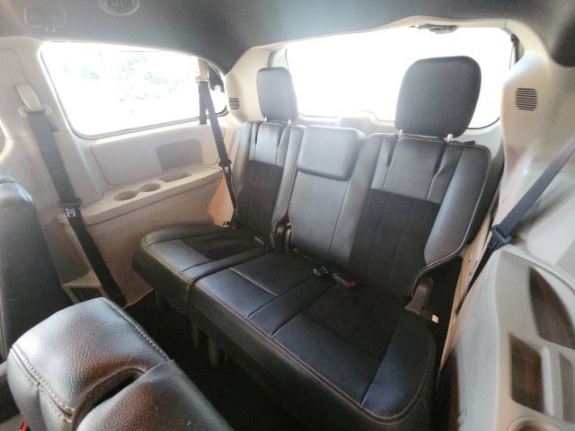 Used 2017 Dodge Grand Caravan SXT FWD image 38