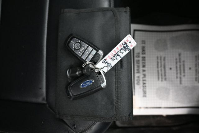 Used 2020 Ford Explorer XLT w/ Equipment Group 202A AWD/4WD image 12