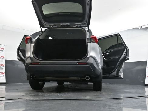 Used 2021 Toyota RAV4 XLE image 45