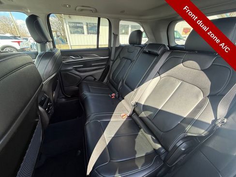 Used 2023 Jeep Grand Cherokee Limited w/ Black Appearance Package image 38