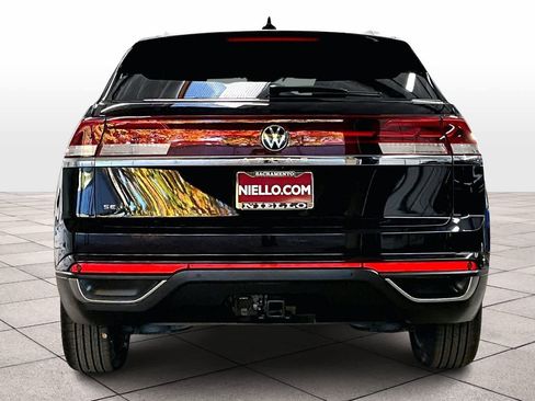 Used 2024 Volkswagen Atlas Cross Sport SE image 7
