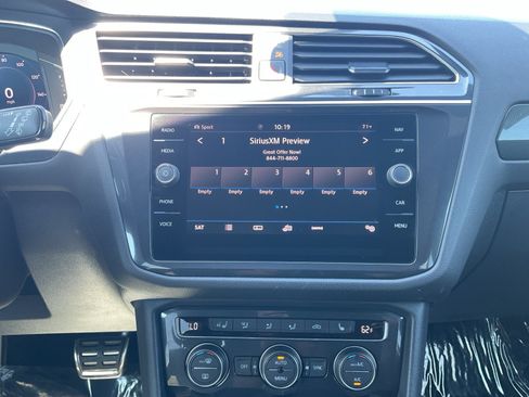 Used 2020 Volkswagen Tiguan SEL Premium R-Line w/ 3rd Row Seat Package AWD/4WD image 13