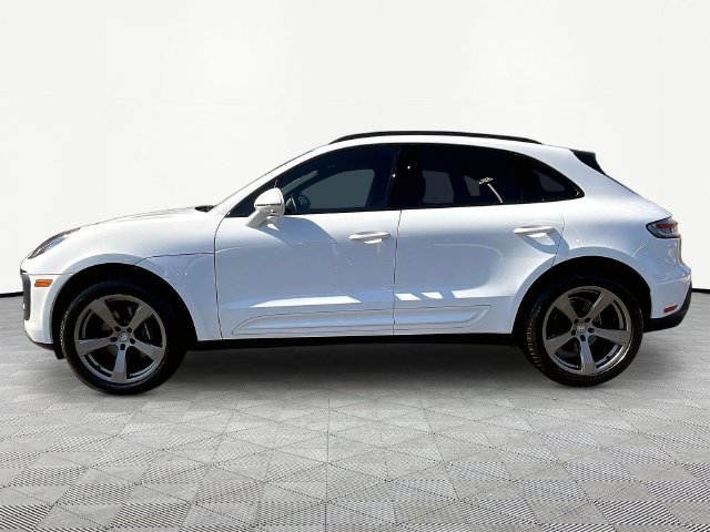 Used 2023 Porsche Macan AWD/4WD image 4