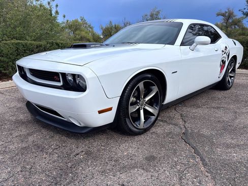Used 2014 Dodge Challenger R/T RWD image 7