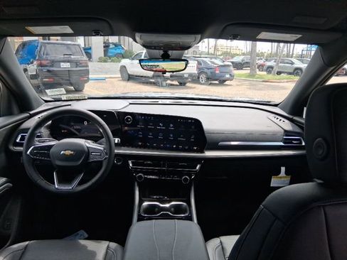 New 2026 Chevrolet Traverse LT w/ Driver Confidence Package FWD image 12