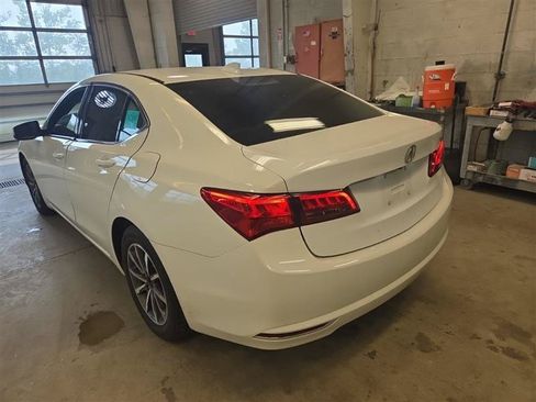 Used 2018 Acura TLX FWD image 9