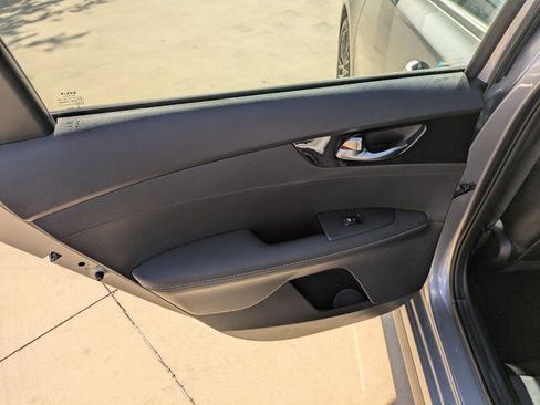 Used 2024 Kia Forte GT-Line image 16