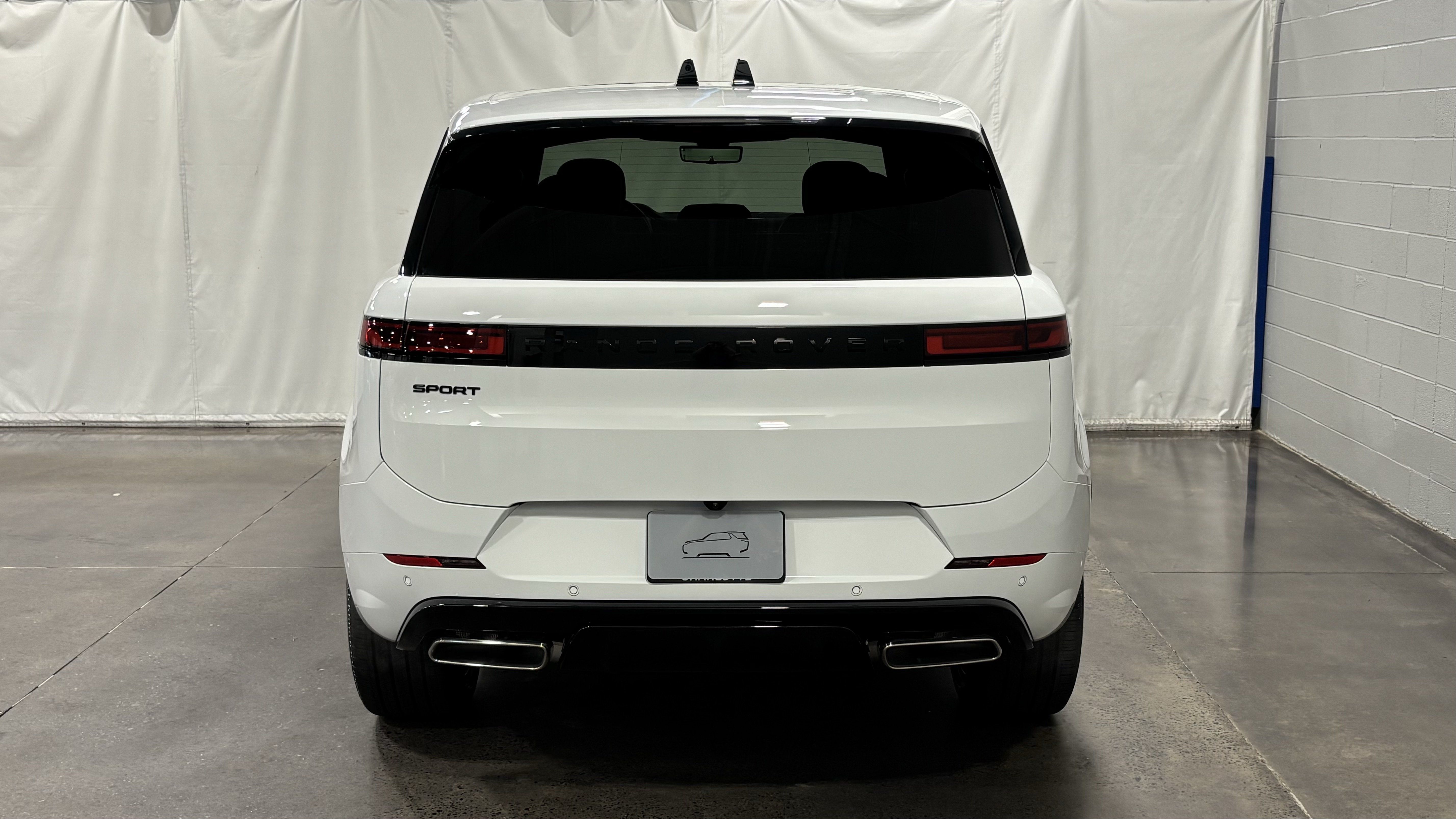 New 2026 Land Rover Range Rover Sport Dynamic SE AWD/4WD image 8