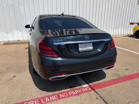 Used 2020 Mercedes-Benz S 560 Sedan image 5