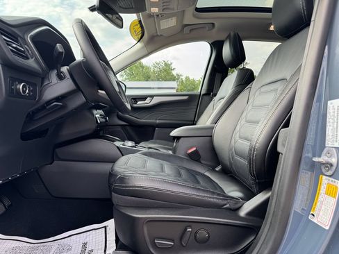 Used 2023 Ford Escape Platinum w/ Premium Technology Package AWD/4WD image 20