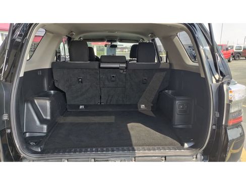 Used 2014 Toyota 4Runner SR5 image 17