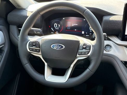 New 2026 Ford Explorer Active RWD image 13