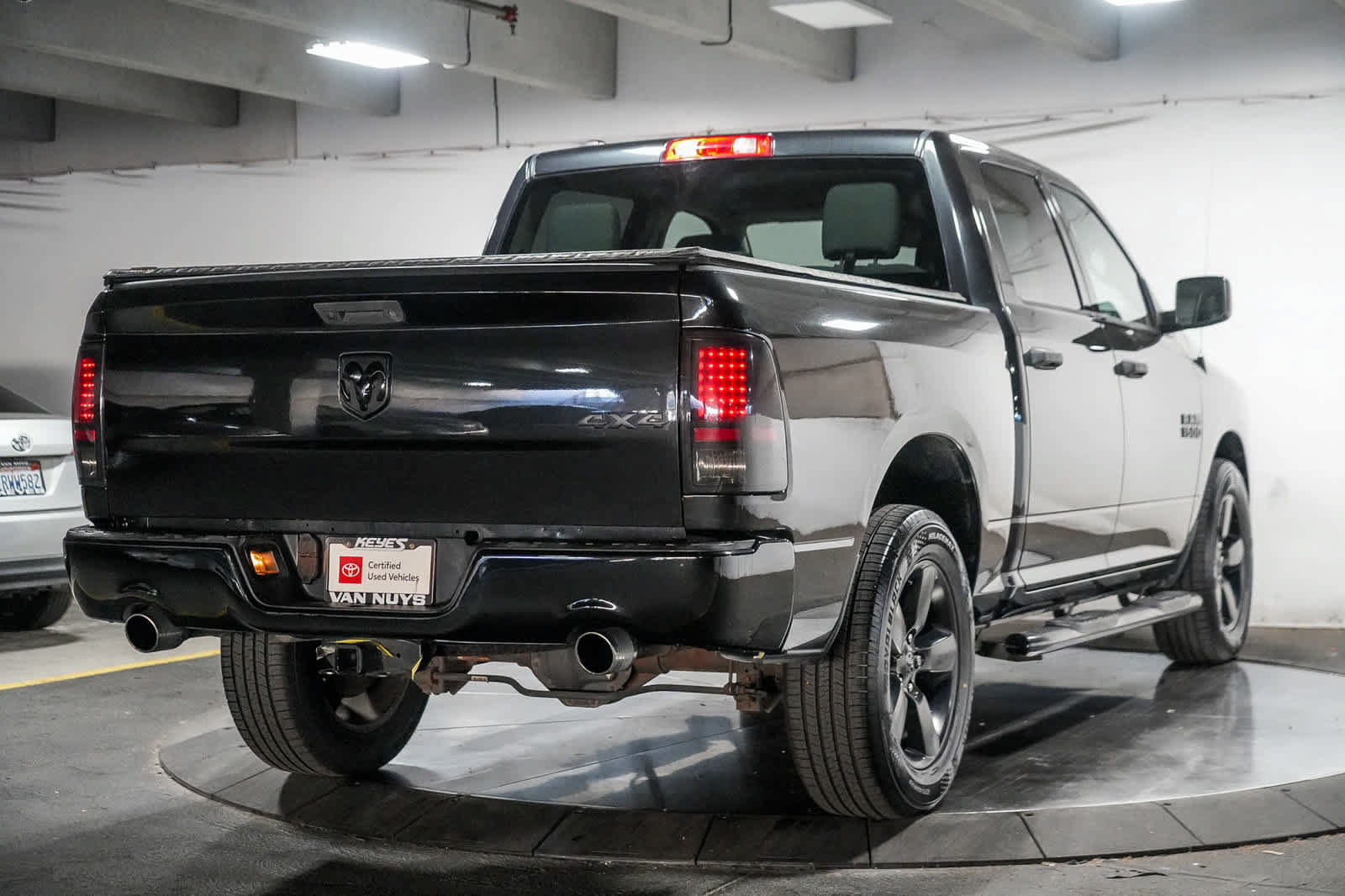 Used 2016 RAM 1500 Express w/ Black Ram 1500 Express Group AWD/4WD image 6