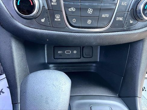 Used 2023 Chevrolet Equinox RS w/ LPO, Floor Liner Package FWD image 30