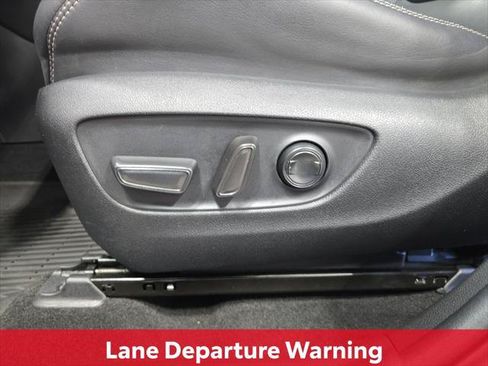 Certified 2022 Toyota RAV4 XLE Premium AWD/4WD image 34
