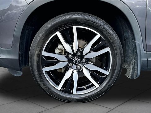 Used 2020 Honda Pilot Touring image 11