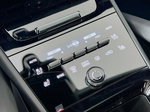 New 2026 Porsche Cayenne Coupe AWD/4WD image 18