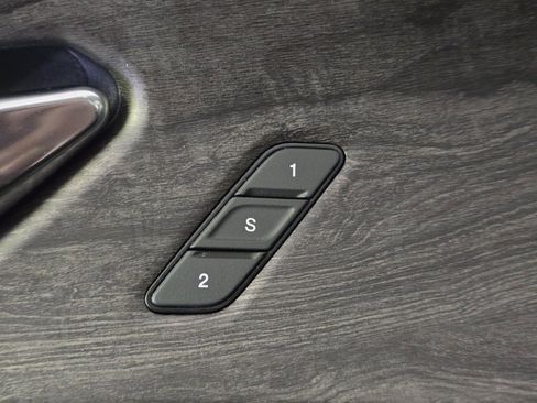 Used 2022 Jeep Grand Cherokee L Limited w/ Luxury Tech Group II image 32