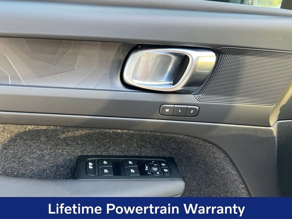 Certified 2023 Volvo C40 P8 Recharge Plus AWD/4WD image 11