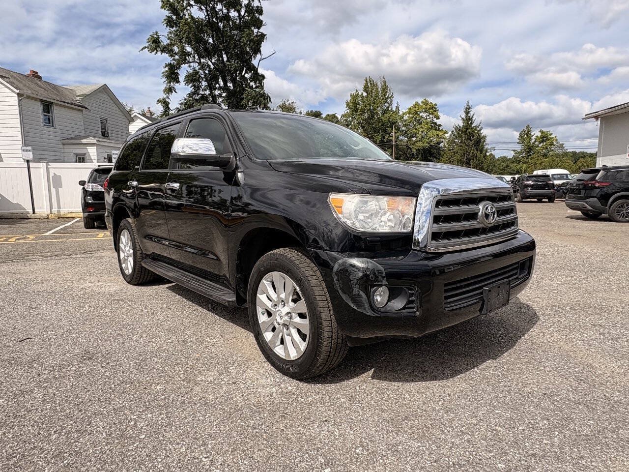 Used 2011 Toyota Sequoia Platinum AWD/4WD image 4