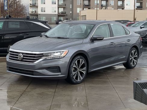 Used 2021 Volkswagen Passat 2.0T SE image 9