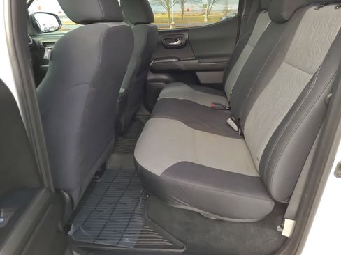 Used 2020 Toyota Tacoma TRD Off-Road image 21