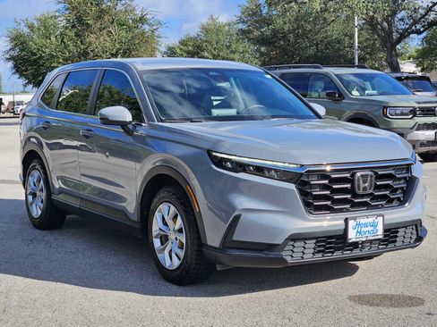 Used 2025 Honda CR-V LX image 3