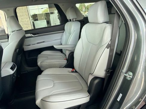 Used 2025 Hyundai Palisade SEL FWD image 15