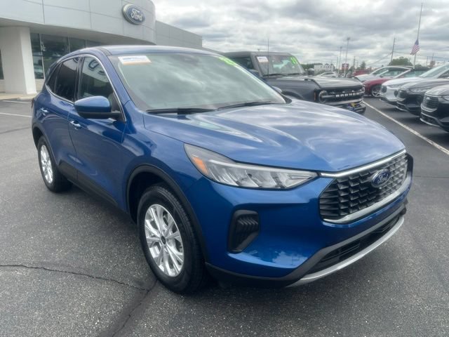 Certified 2023 Ford Escape Active w/ Tech Pack #2 AWD/4WD image 3