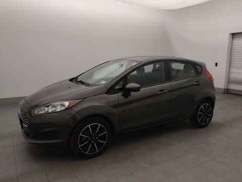 Used 2019 Ford Fiesta SE FWD image 2