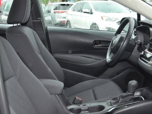 Used 2025 Toyota Corolla LE image 16