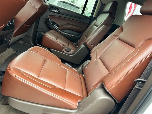 Used 2018 Chevrolet Suburban Premier image 16