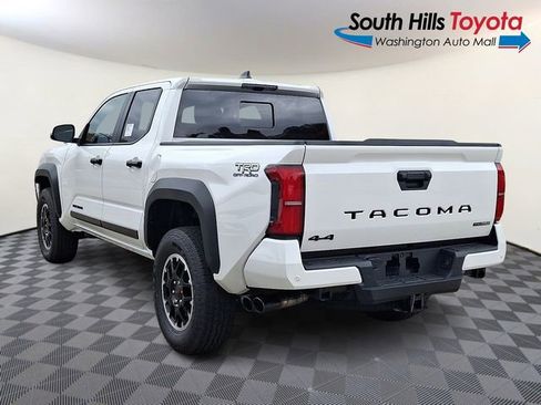 New 2025 Toyota Tacoma TRD Off-Road AWD/4WD image 4