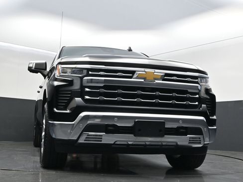 Certified 2023 Chevrolet Silverado 1500 LTZ w/ Technology Package AWD/4WD image 33