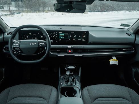 New 2025 Kia K4 EX image 12