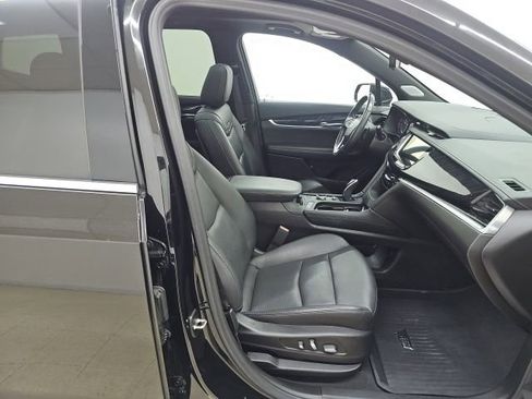 Used 2023 Cadillac XT6 Premium Luxury w/ Technology Package AWD/4WD image 27