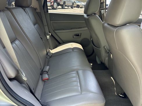 Used 2006 Jeep Grand Cherokee Laredo AWD/4WD image 16