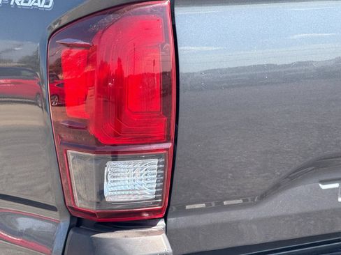 Used 2019 Toyota Tacoma TRD Off-Road AWD/4WD image 46