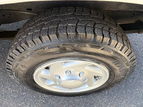 Used 2010 Ford E-150 and Econoline 150 RWD image 8