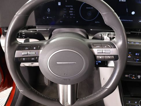 Used 2024 Hyundai Kona Limited image 3