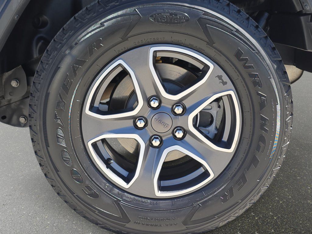 Used 2020 Jeep Wrangler Sport AWD/4WD image 34
