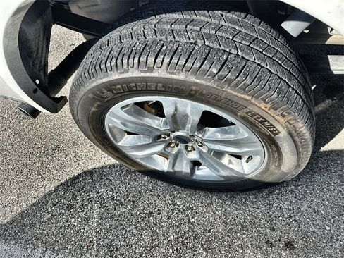 Used 2019 Ford F150 Platinum w/ Equipment Group 701A Luxury image 7