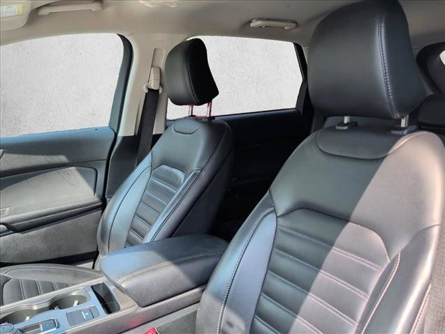 Used 2024 Ford Edge SEL AWD/4WD image 11