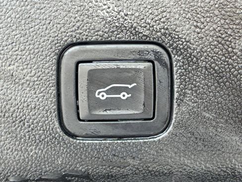 Used 2024 Chevrolet Tahoe LT RWD image 17
