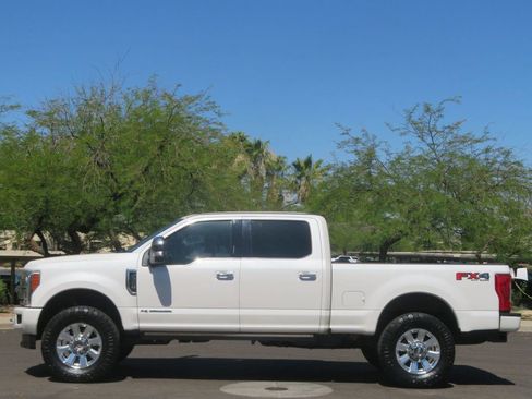 Used 2019 Ford F250 Platinum w/ Platinum Ultimate Package AWD/4WD image 2